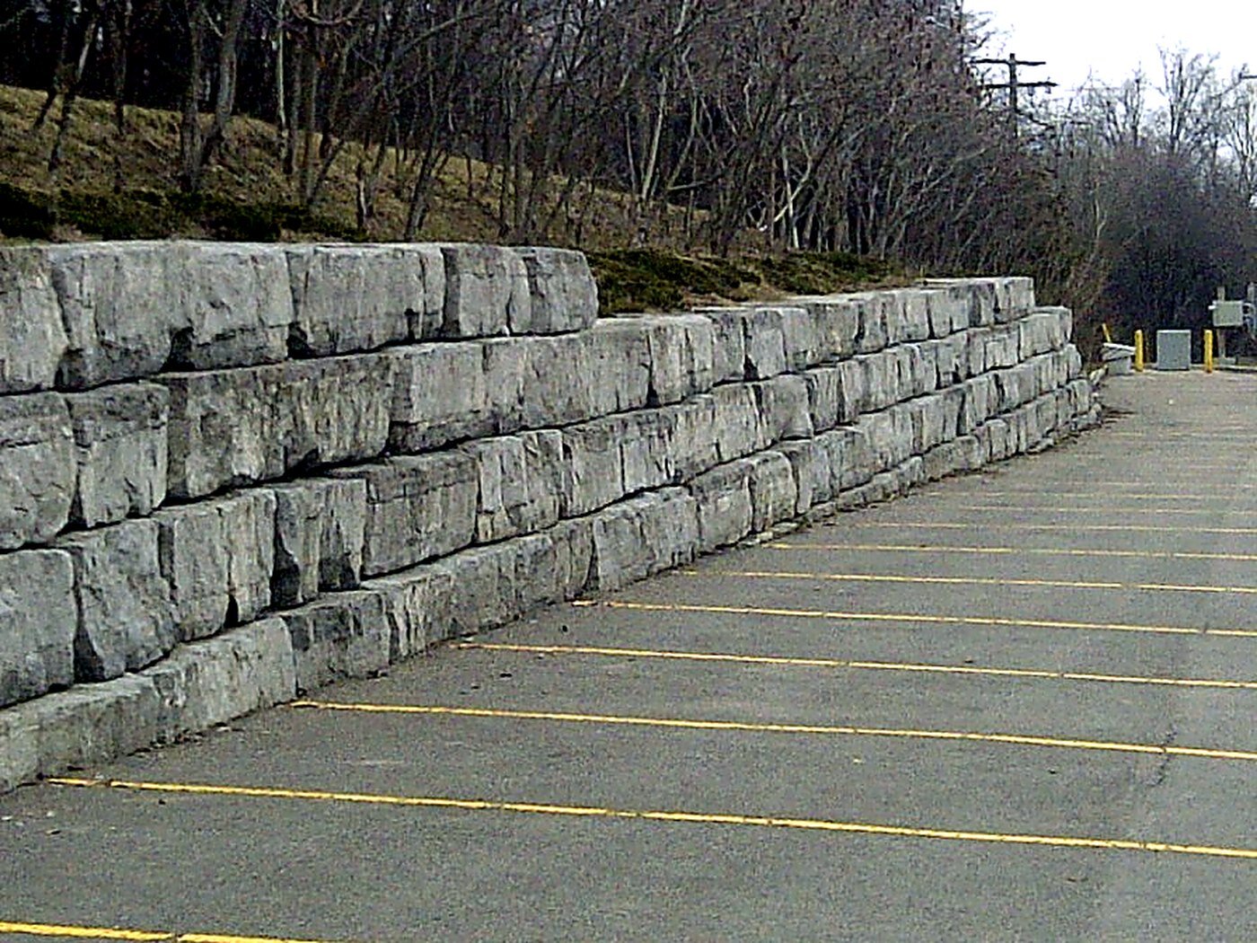 Finished commercial armour stone wall
